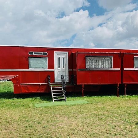 Vintage, Circus Holiday Home เมเบิลทอร์ป ภายนอก รูปภาพ
